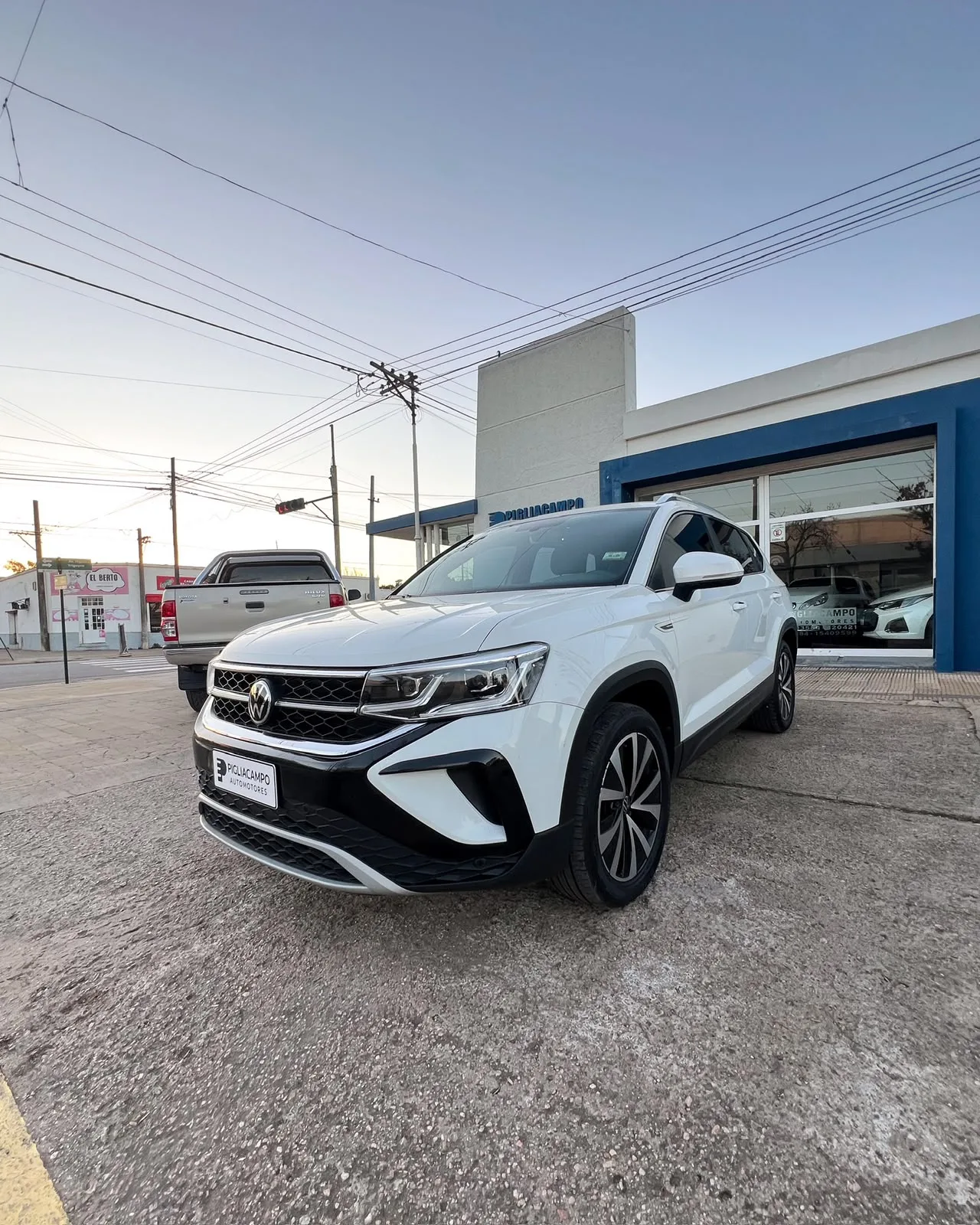 Volkswagen Taos Highline 2022, usado, foto 1 de 9