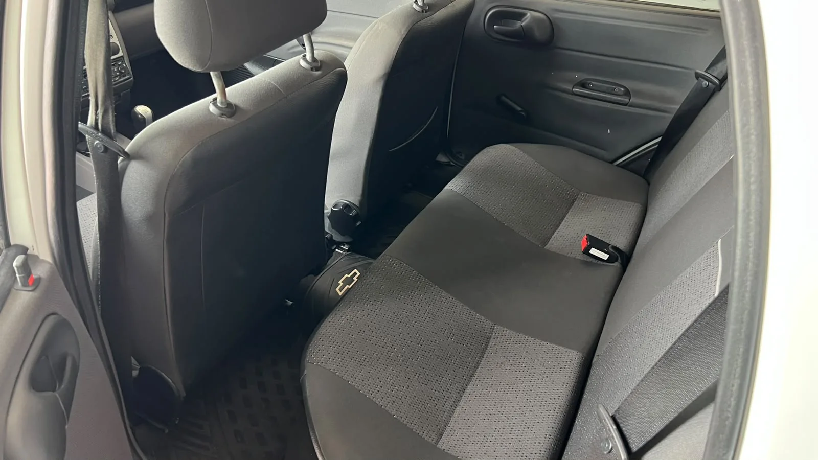 Chevrolet Classic LS 2016, usado, foto 1 de 13