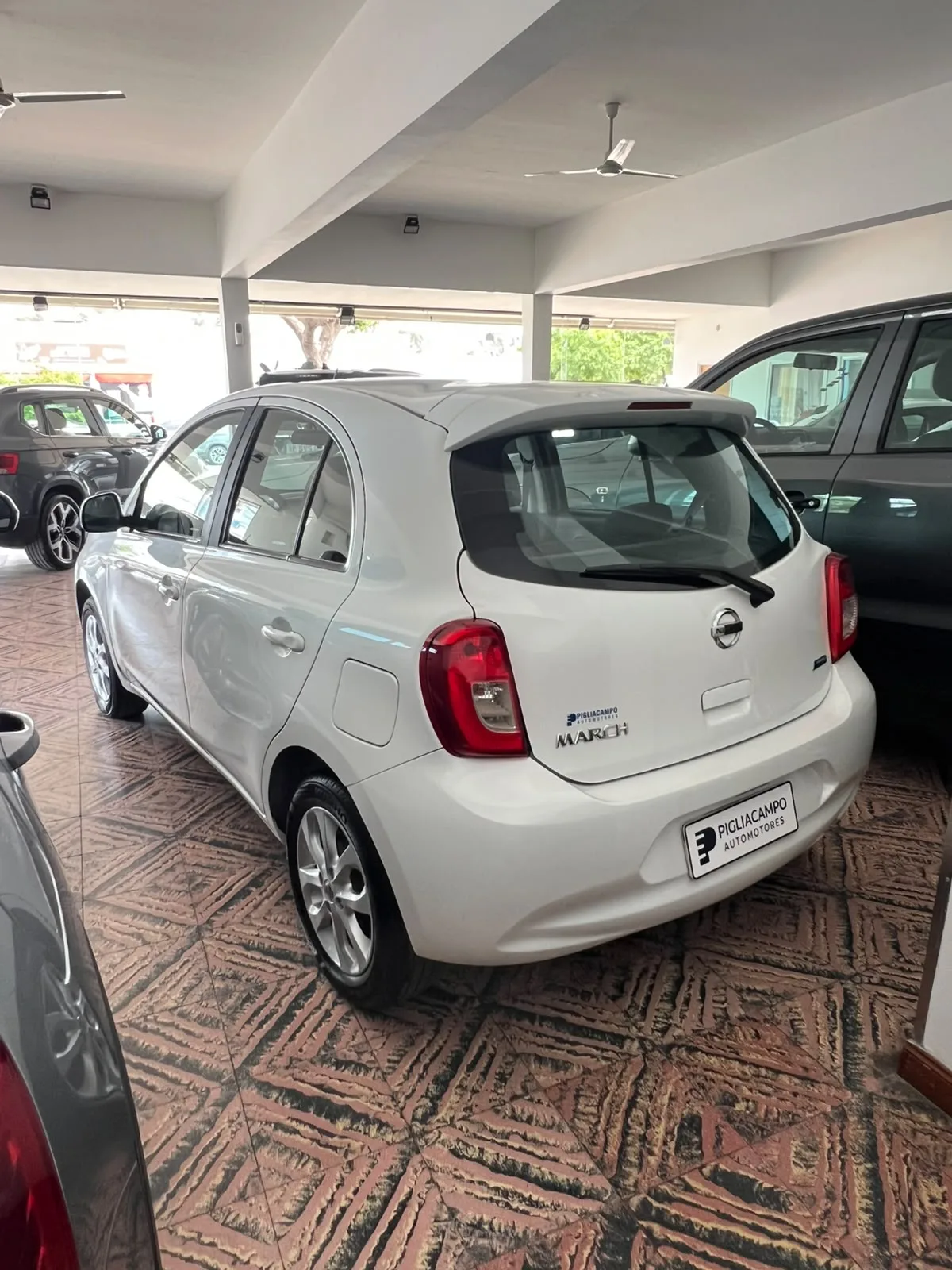 Nissan March Advance Pure Drive 2018, usado, foto 1 de 4